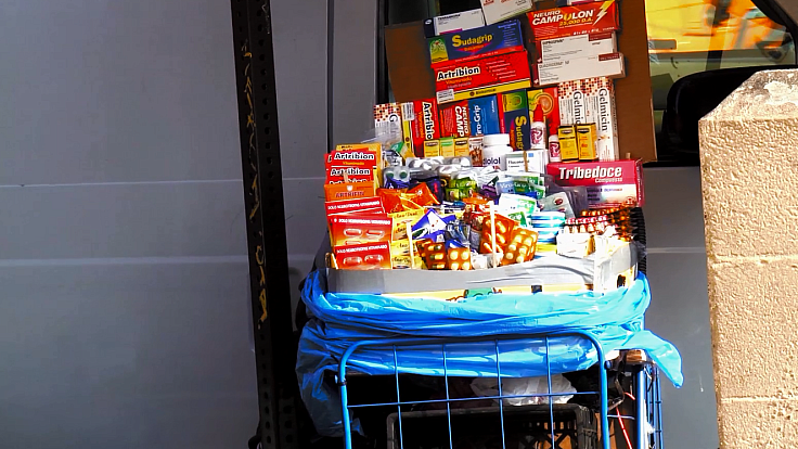 Uninsured use informal street markets to buy medicine, despite risks