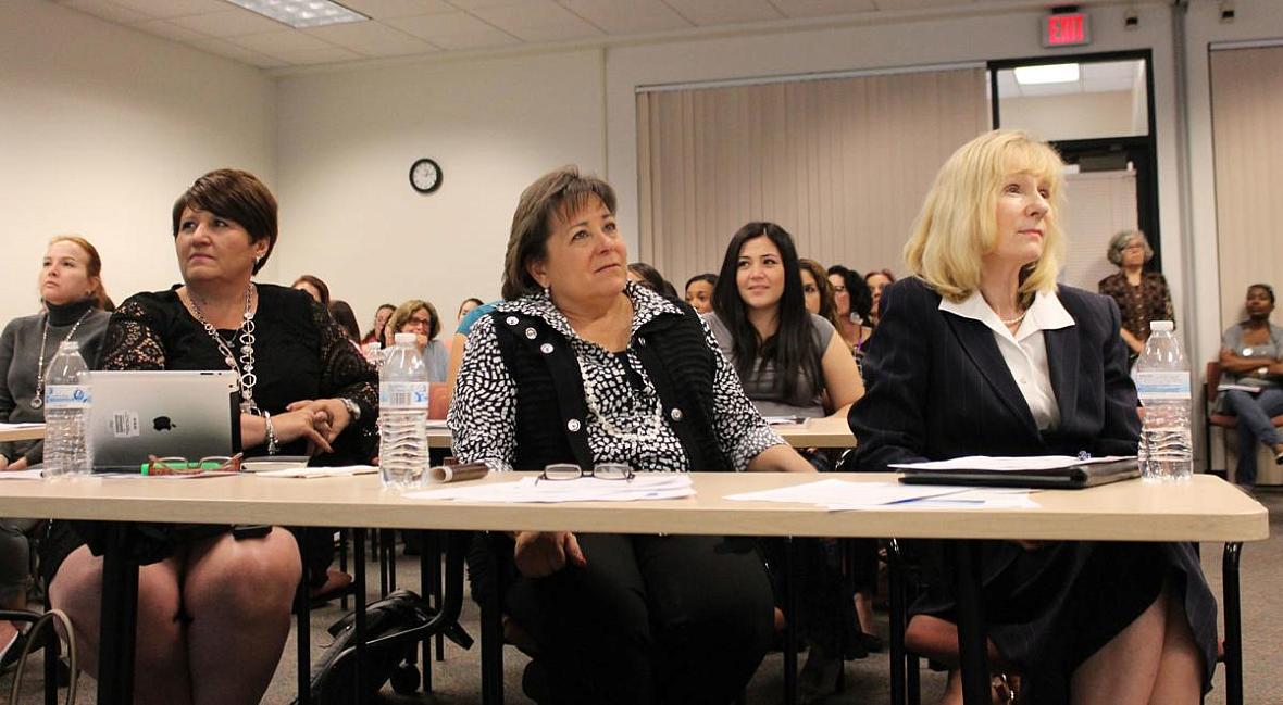 Meeting in Tucson since 2015, a group of judges, lawyers and child advocates has developed a toolkit that includes information on finding a detained or deported parent and how to make cross-border visitations possible. “I can’t imagine a state that might not have to deal with this,” says Kathleen Quigley, right, the presiding judge at Pima County Juvenile Court. Meeting in Tucson since 2015, a group of judges, lawyers and child advocates has developed a toolkit that includes information o