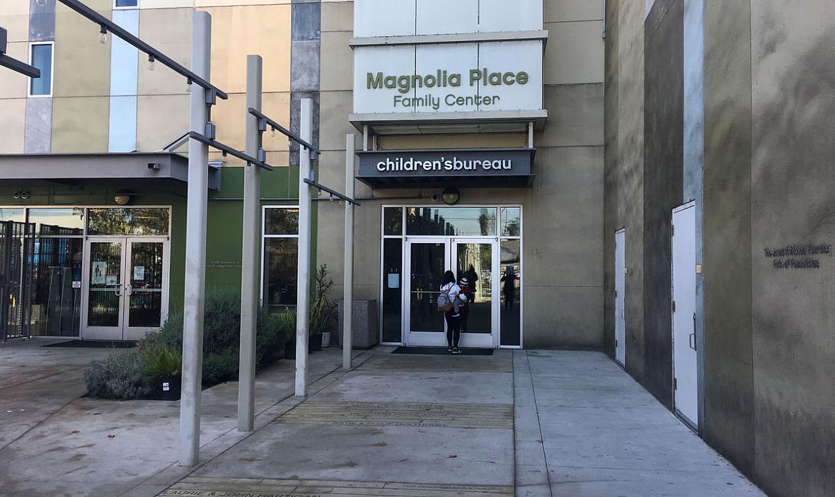 At the Magnolia Place in Los Angeles, families can seee a doctor, get help with their finances and use the on-site preschool. "A system like this can be very useful to break silos", says Sam Joo, director of the Magnolia Place Community Initiative. Pearla Trevizo / Arizona Daily Star