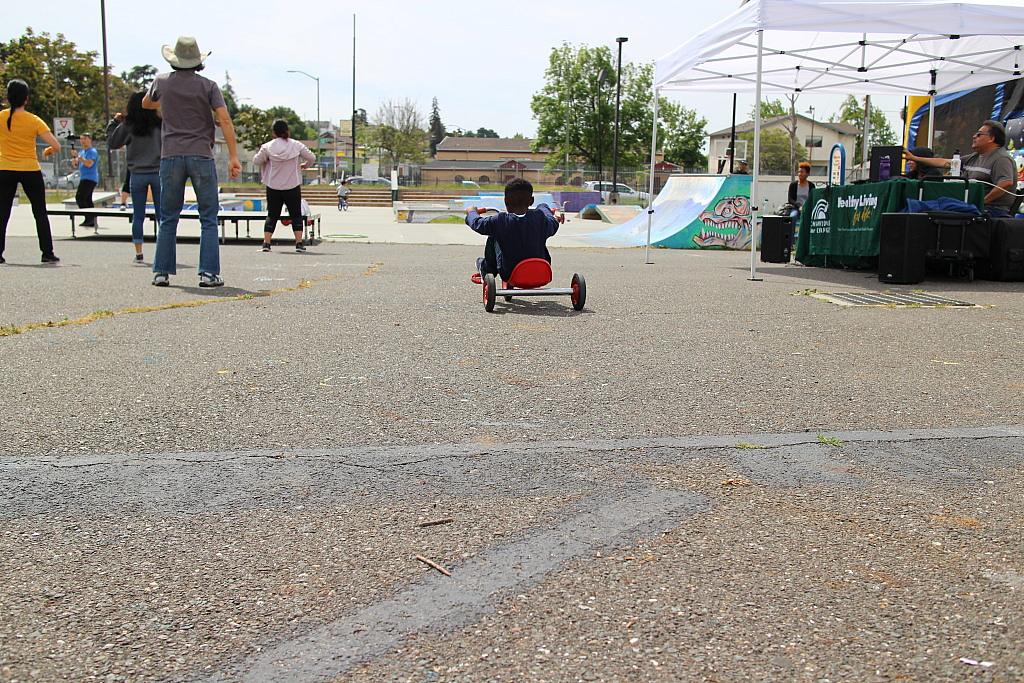 Residents say the neighborhood of Castlemont in Oakland has been historically underserved and under-resourced. It's part of the Best Babies Zone initiative, part of a national initiative which aim to change that. Priska Neely/KPCC Priska Neely/KPCC