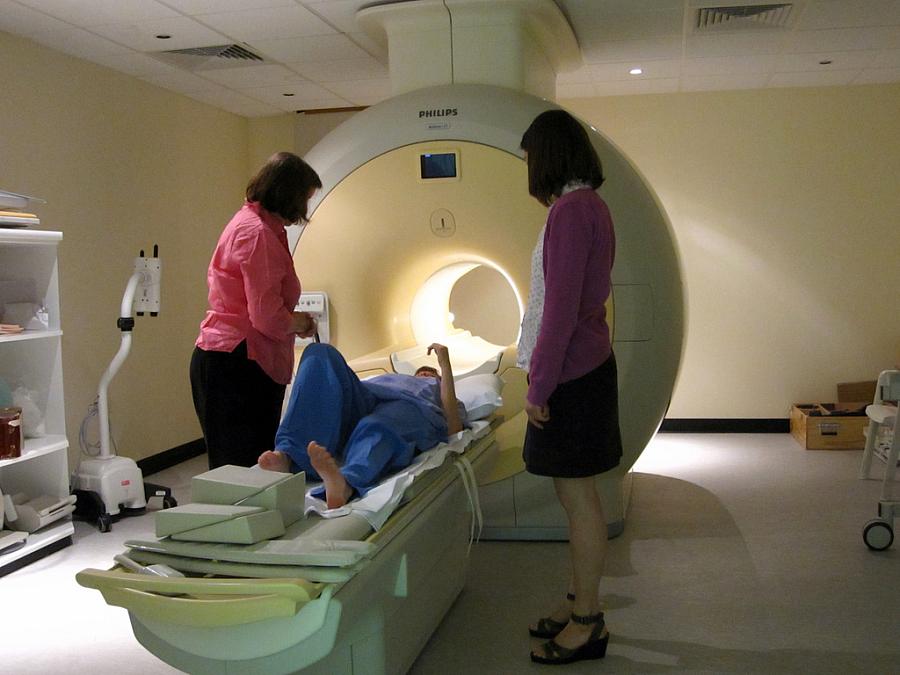 If doctors have a stake in a MRI service, they recommend it about twice as frequently as providers who do not self-refer. If doctors have a stake in a MRI service, they recommend it about twice as frequently as providers who do not self-refer.