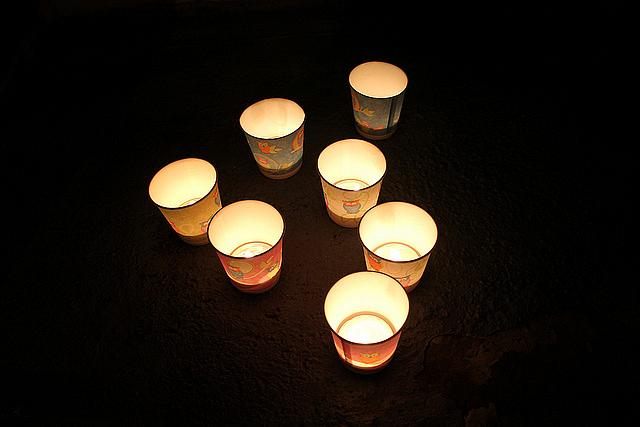 Candlelight vigil for Navy Yard shooting victims