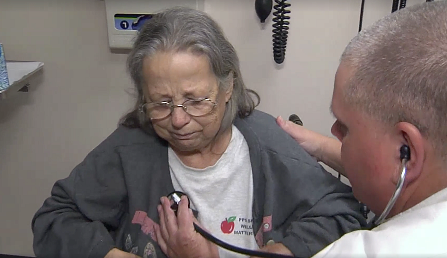 Susan Moore, suffering from colon cancer, could not afford basic care and was on the verge of giving up. (Image via Tracie Potts/NBC) Image via Tracie Potts