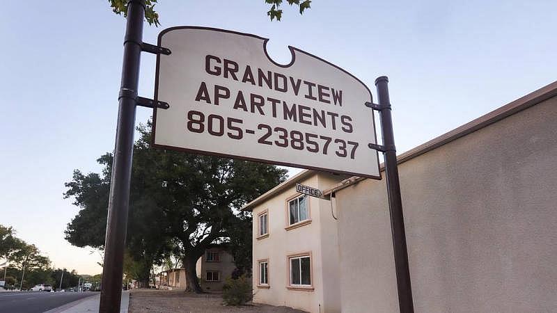 Residents of Grand View Apartments in Paso Robles were forced to move after the owners sold the property rather than pay to renovate it. David Middlecamp DMIDDLECAMP@THETRIBUNENEWS.COM Residents of Grand View Apartments in Paso Robles were forced to move after the owners sold the property rather than pay to renovate it. David Middlecamp DMIDDLECAMP@THETRIBUNENEWS.COM