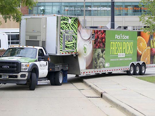 The Fresh Picks Mobile Market pulls up to the downtown Milwaukee Area Technical College campus. The mobile store visits neighborhoods lacking access to quality fresh grocery items. (Photo: Mike De Sisti, Milwaukee Journal Sentinel)