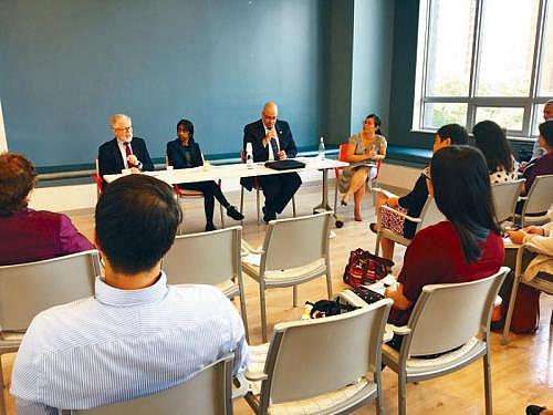 2018年8月22日，多個社區組織及醫療機構在下東城舉辦有關「全民醫保」的紐約州民選官員公共論壇。