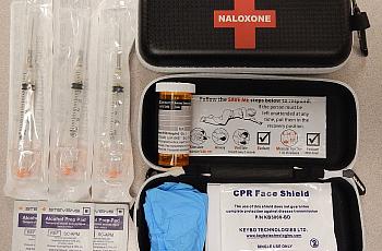 Naloxone kit. (Photo: James Heilman, MD)